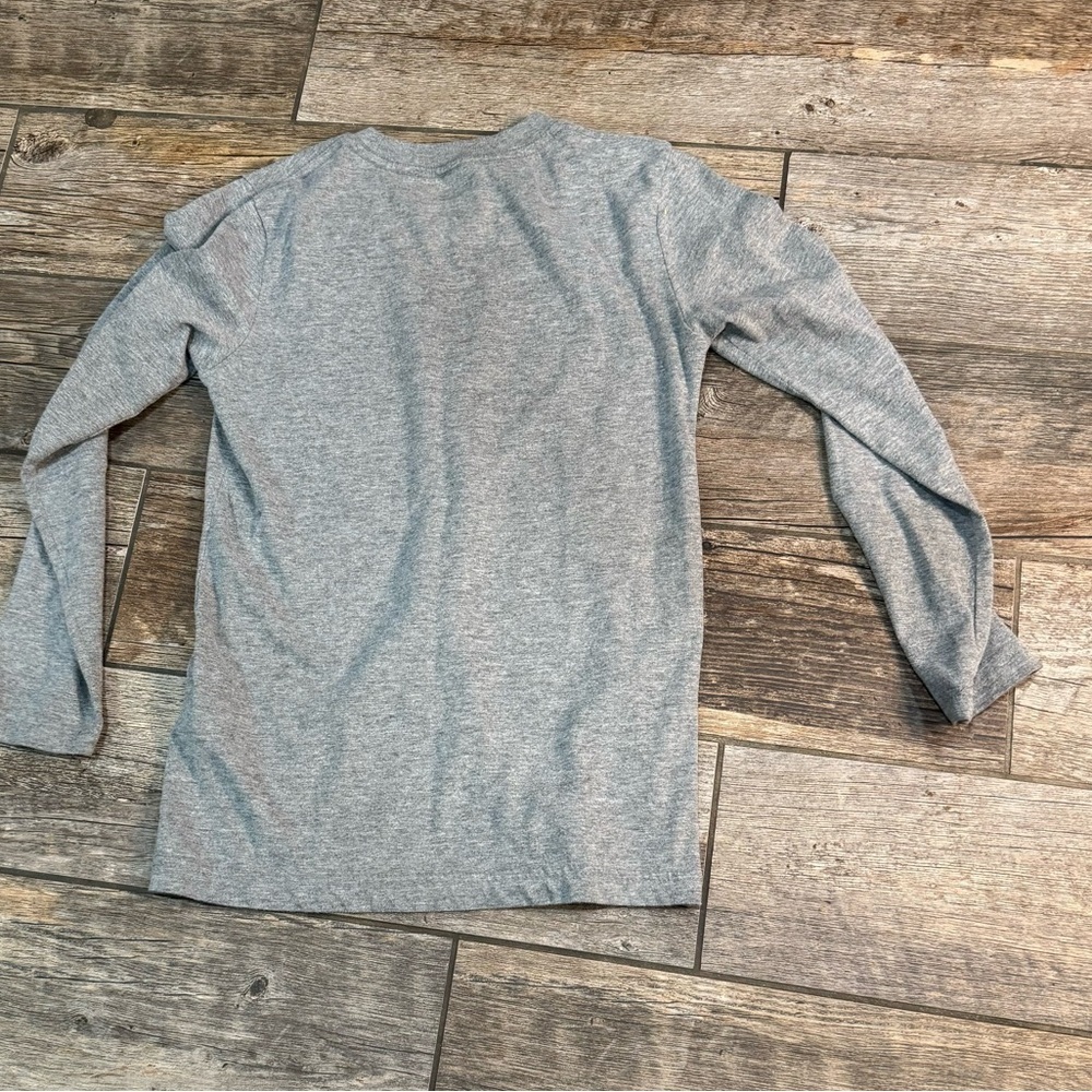 Shirt​​ - Picture 3 of 4